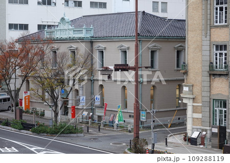 下関南部町郵便局 109288119