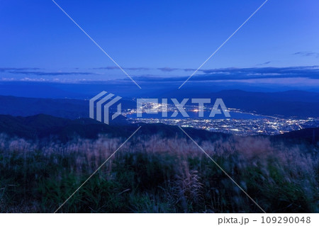 高ボッチ高原からみた諏訪湖の夜景 109290048