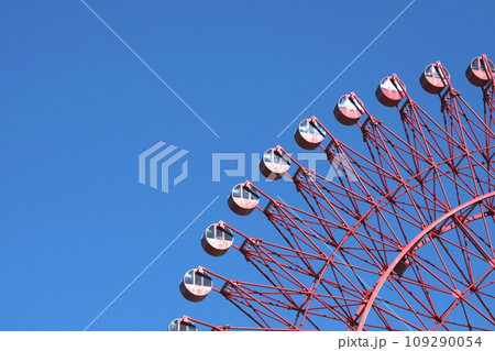 大阪梅田のヘップファイブ都市風景 大阪梅田のヘップファイブ都市風景 109290054