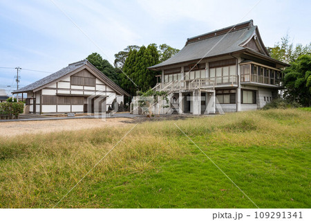 勝瑞城跡地と見性寺 勝瑞城跡地と見性寺 109291341