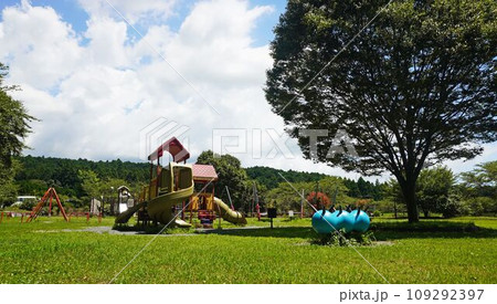 公園のある風景（静岡県富士市大淵公園） 109292397