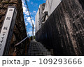 階段のある風景 109293666