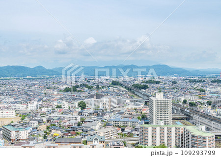 岩手県盛岡市 JR盛岡駅周辺から望む盛岡の街並み(北方向) 岩手県盛岡市 JR盛岡駅周辺から望む盛岡の街並み(北方向) 109293799