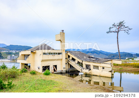 奇跡の一本松と東日本大震災遺構 岩手県陸前高田市 奇跡の一本松と東日本大震災遺構 岩手県陸前高田市 109294378