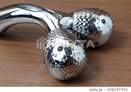 美顔器, フェイス, 顔, 美容, 道具, エステ, フェイスライン, 美, 美顔, メンテナンス, 美顔器, フェイス, 顔, 美容, 道具, エステ, フェイスライン, 美, 美顔, メンテナンス, 109297303