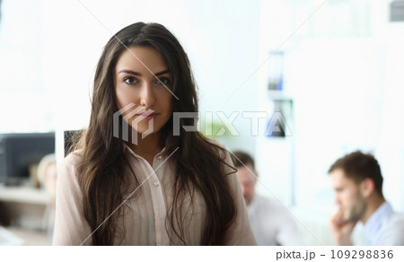 Portrait of young businesswoman in the background is employee working Portrait of young businesswoman in the background is employee working 109298836