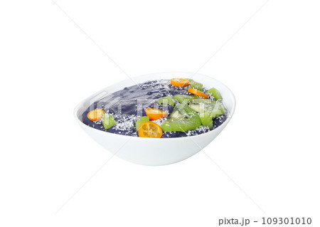 PNG, bowl with smoothie and fruit, isolated on white background 109301010