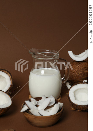 Coconut milk, concept of tasty and natural drink 109301397