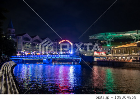 シンガポールクラークキーのとても美しい夜景 109304859