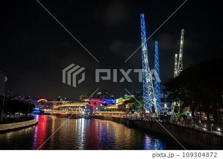 シンガポールクラークキーのとても美しい夜景 シンガポールクラークキーのとても美しい夜景 109304872
