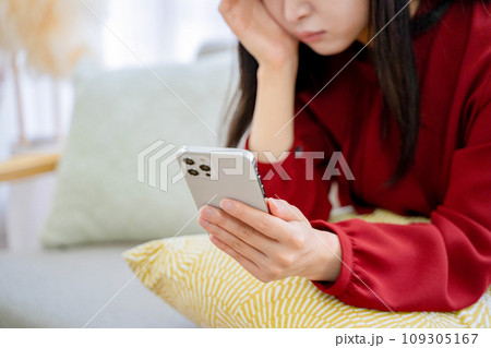 女性 スマホ 女性 スマホ 109305167