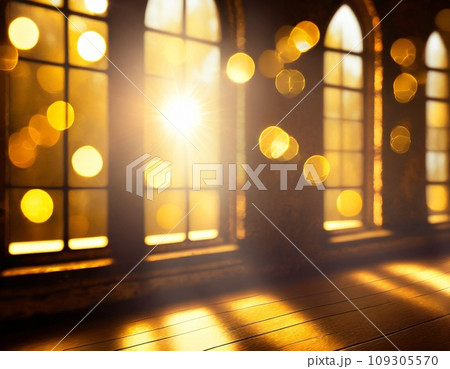 古びた窓から太陽の光が差し込む 109305570