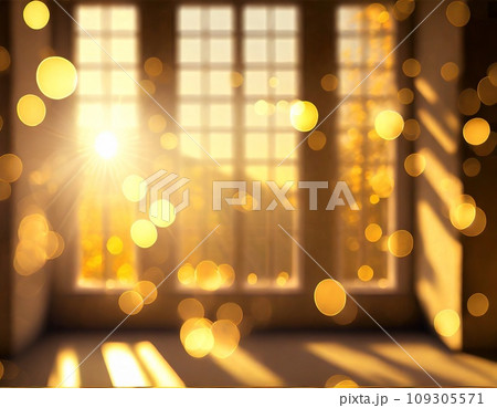 古びた窓から太陽の光が差し込む 109305571