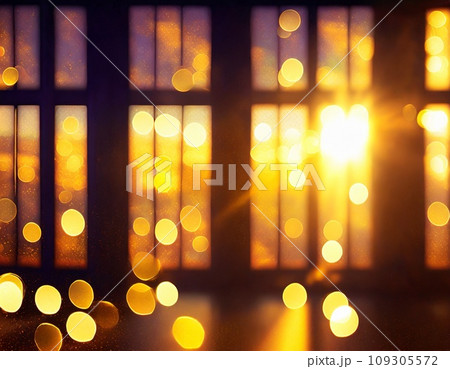 古びた窓から太陽の光が差し込む 109305572