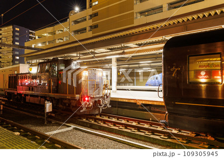 ななつ星in九州に連結するDE10型ディーゼル機関車 ななつ星in九州に連結するDE10型ディーゼル機関車 109305945