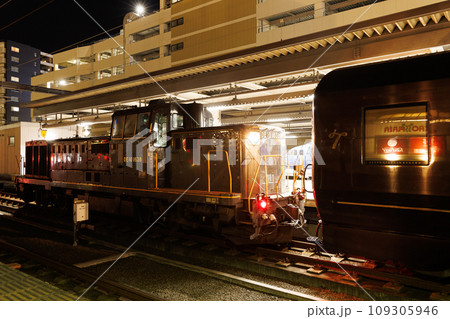 ななつ星in九州に連結するDE10型ディーゼル機関車 109305946