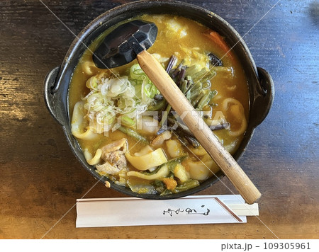 山梨県のほうとう屋「小作」の豚肉ほうとう 109305961