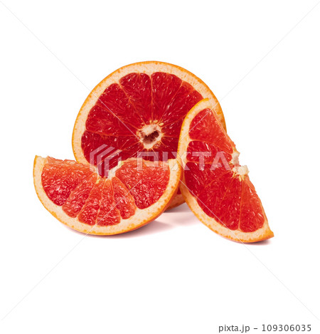 Pink ripe grapefruit slice on white isolated background 109306035