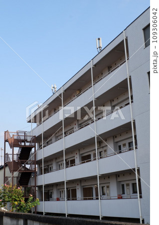 小規模なマンション 109306042
