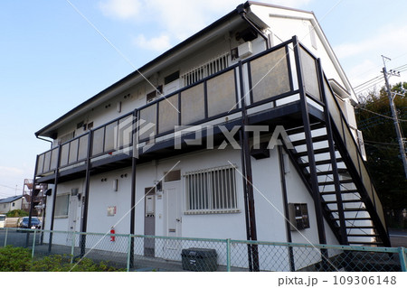 モルタル造りのアパート 109306148