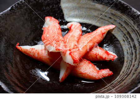 ずわい蟹のかにかま　(金沢近江町かに酢) 109308142