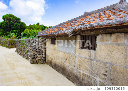 沖縄 竹富島の集落 沖縄 竹富島の集落 109310016