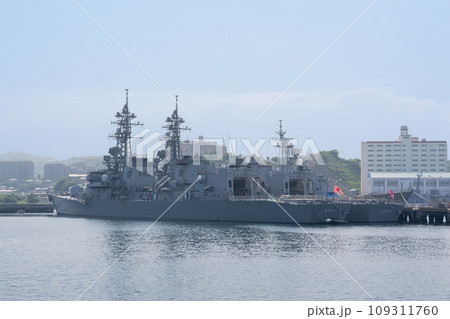停泊する海上自衛隊護衛艦たかなみ&おおなみ 停泊する海上自衛隊護衛艦たかなみ&おおなみ 109311760
