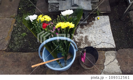 お墓参り6 109312561