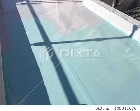 既存シート防水にエバーコートで密着防水 既存シート防水にエバーコートで密着防水 109312676