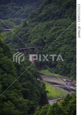 会津鉄道 湯野上温泉付近 大川第三橋梁俯瞰 109315123