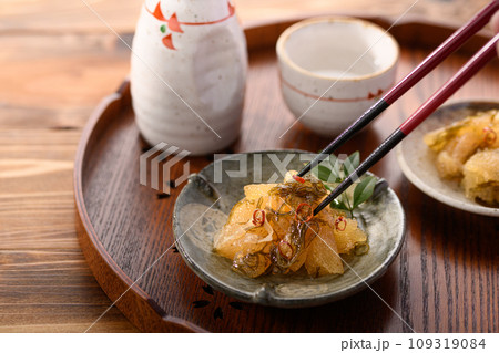 松前漬けと日本酒 109319084