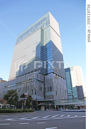 JR大阪駅の隣のJPタワー大阪 JR大阪駅の隣のJPタワー大阪 109319756