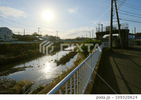 東山田駅近くの早渕川 109320624