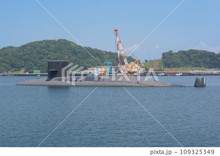 沖止めの海上自衛隊はるしお型潜水艦 109325349