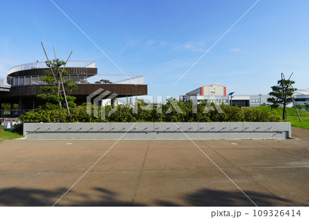 晴れ渡った朝の船橋三番瀬海浜公園（千葉県船橋市） 109326414