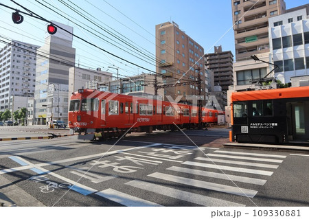 伊予鉄道 高浜線と松山市内線の平面交差（ゴールデンクロス） 大手町駅付近 109330881