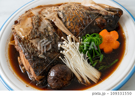 Boiled Fish Head with Soy Sauce 109331550