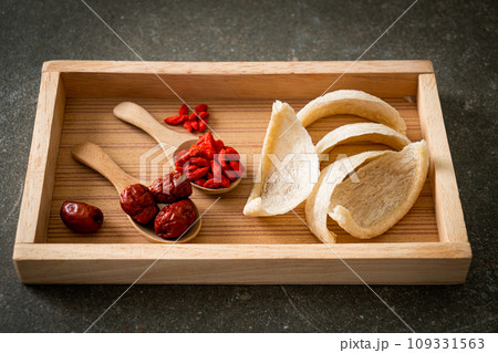 Fresh edible bird's nest or Swallow nest raw material cuisine expensive food for healthy 109331563