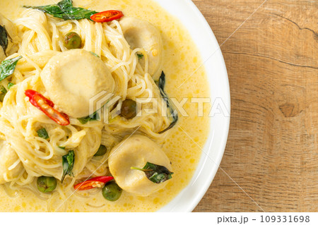 Rice Noodles with Green curry and Fish ball 109331698