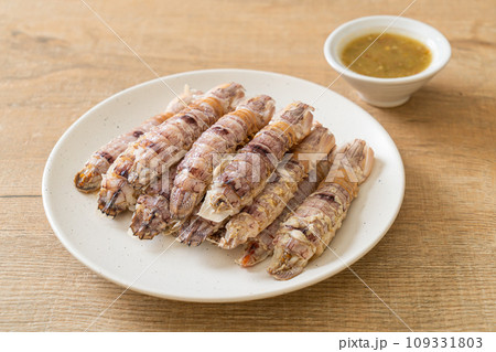 steamed crayfish or mantis shrimps or stomatopods steamed crayfish or mantis shrimps or stomatopods 109331803