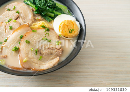 Ramen noodles in pork bone soup with roast pork and egg 109331830