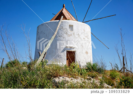 Old mill of Vejer de la Frontera, Spain, Andalusia region, Costa de la Luz, Cadiz district, White Towns, Iberian Peninsula, Old town. Ruta de los Pueblos Blancos 109333829