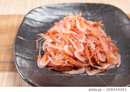 美味しい駿河湾産の生桜海老 美味しい駿河湾産の生桜海老 109334261
