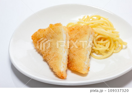 はんぺんフライとスパゲティ はんぺんフライとスパゲティ 109337320