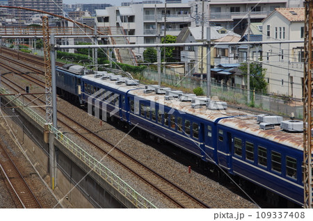 東北本線 北浦和付近 臨時列車12系客車 109337408