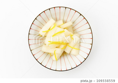 ゆず大根（大根と柚子の漬物） 109338559