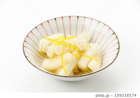 ゆず大根（大根と柚子の漬物） 109338574