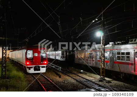 長野電鉄からの車窓風景　夜の須坂駅付近（車両基地） 109340109