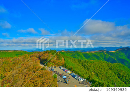 【和歌山県】10月・道の駅ごまさんスカイタワーからの眺め 109340926