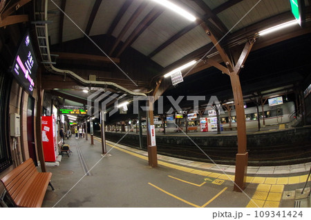 京都丹後鉄道 天橋立駅 夜のホーム 京都丹後鉄道 天橋立駅 夜のホーム 109341424